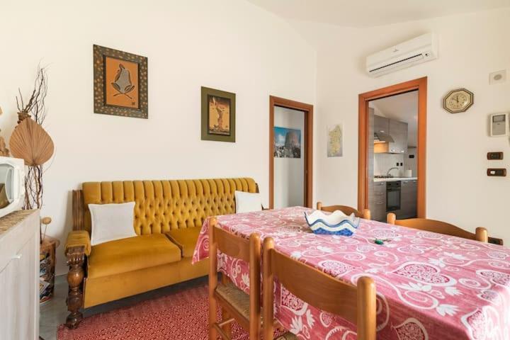 Casa Vacanze Nuraghe Talia Олмедо Екстериор снимка